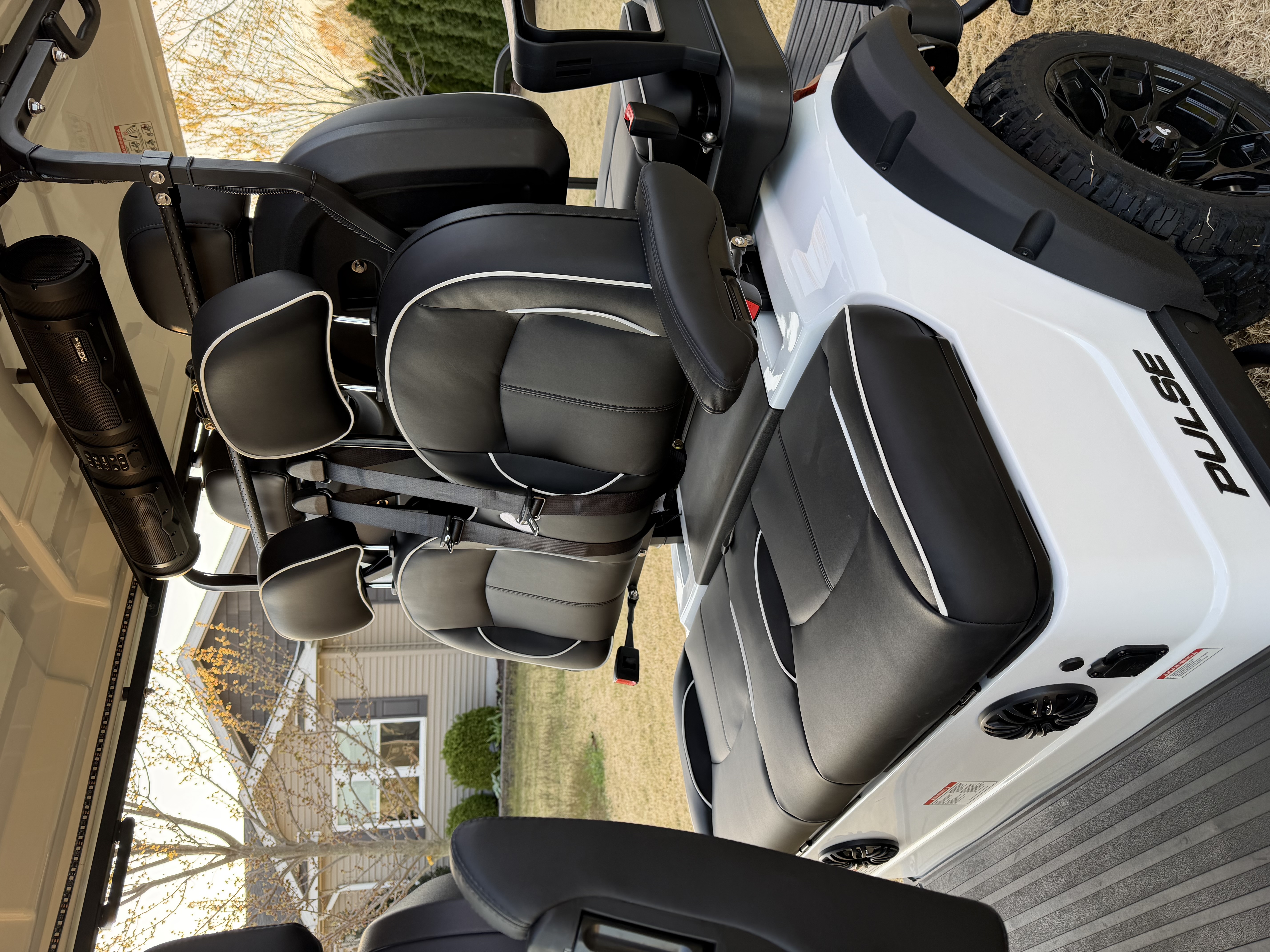 ActivEv Pulse 6 Lifted White